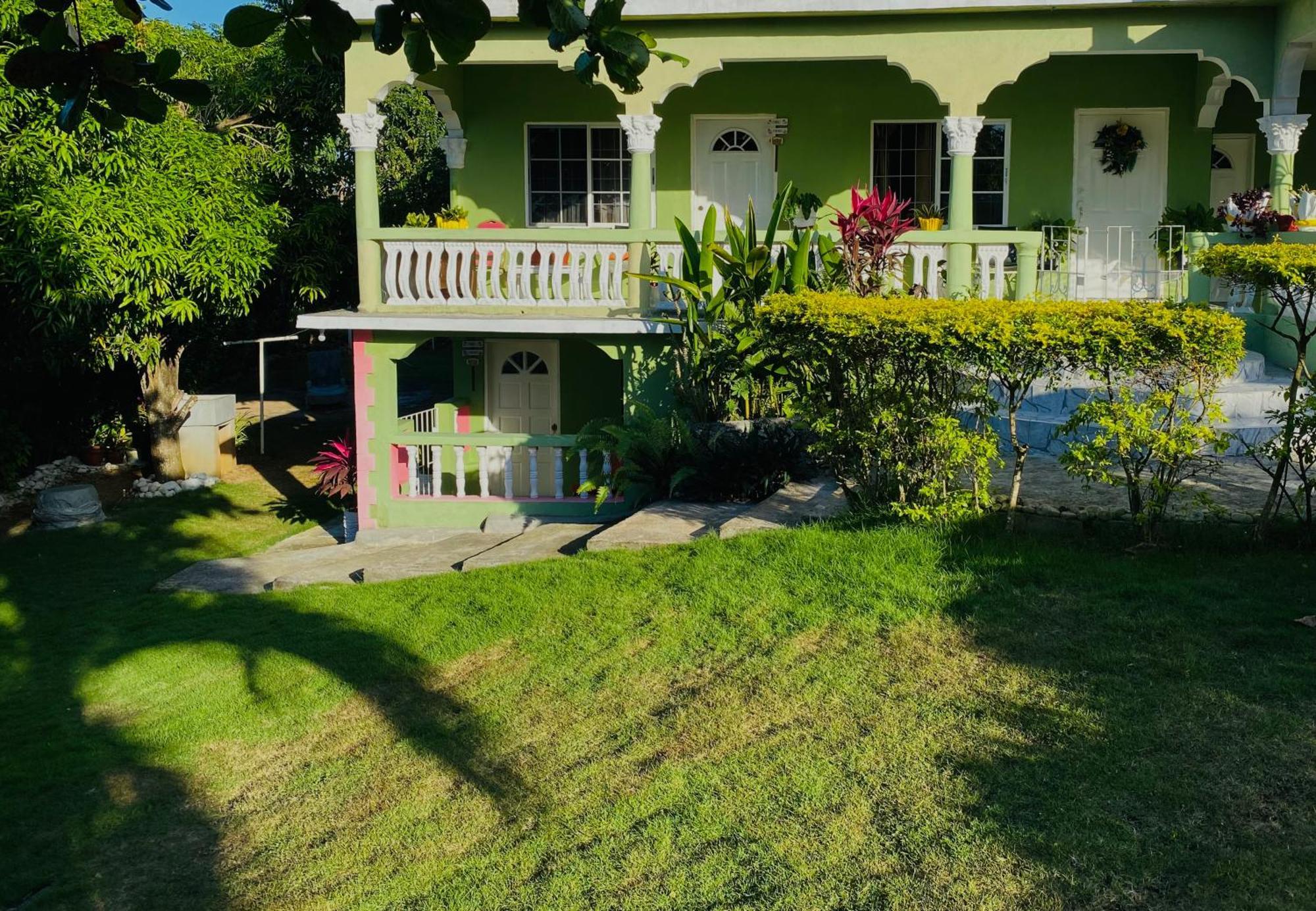 Cindy'S Garden Stay Ocho Ríos Exterior foto