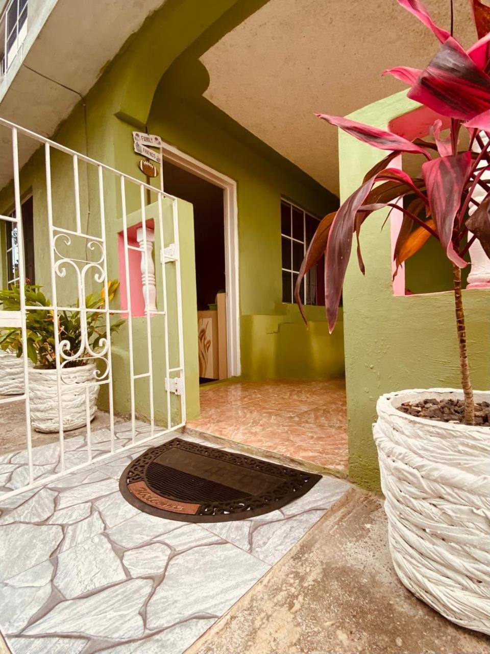 Cindy'S Garden Stay Ocho Ríos Exterior foto